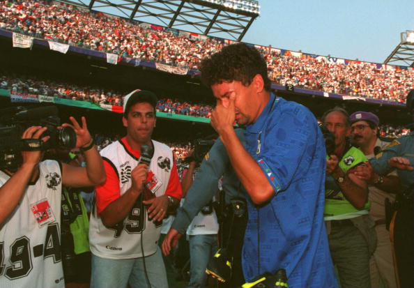 足球场那些泪洒球场的瞬间,足球场让人动容的瞬间