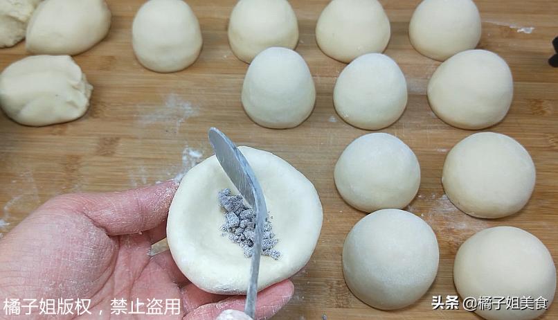 馒头的神奇做法，不用酵母粉不用老面，快已失传的方法，个个蓬松