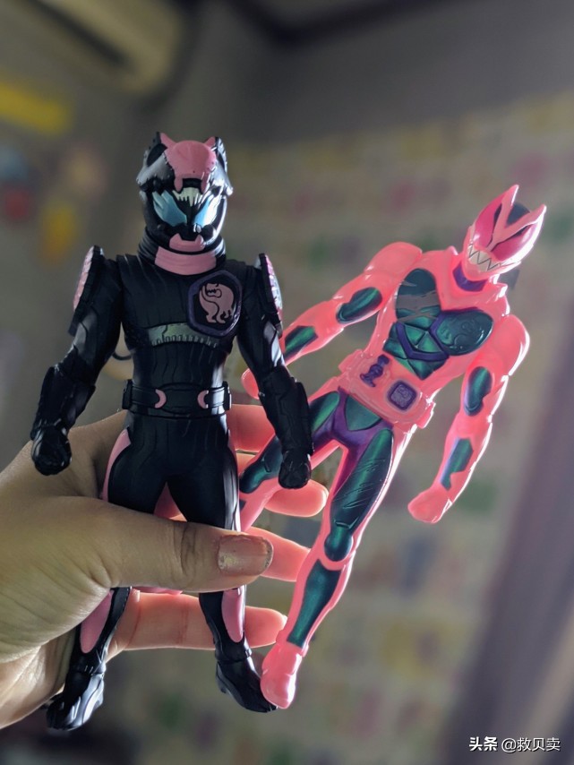 假面骑士Revice：暴龙手办100元可以理解，小黄鸭是什么鬼