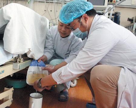 剖腹产产妇拔掉尿管后的排尿护理,剖腹产后拔了尿管怎么快速排尿