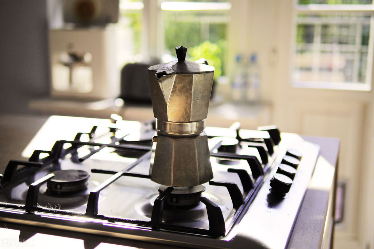 燃气灶打不着火怎么办教你妙招,燃气灶没火花但可以用打火机点燃