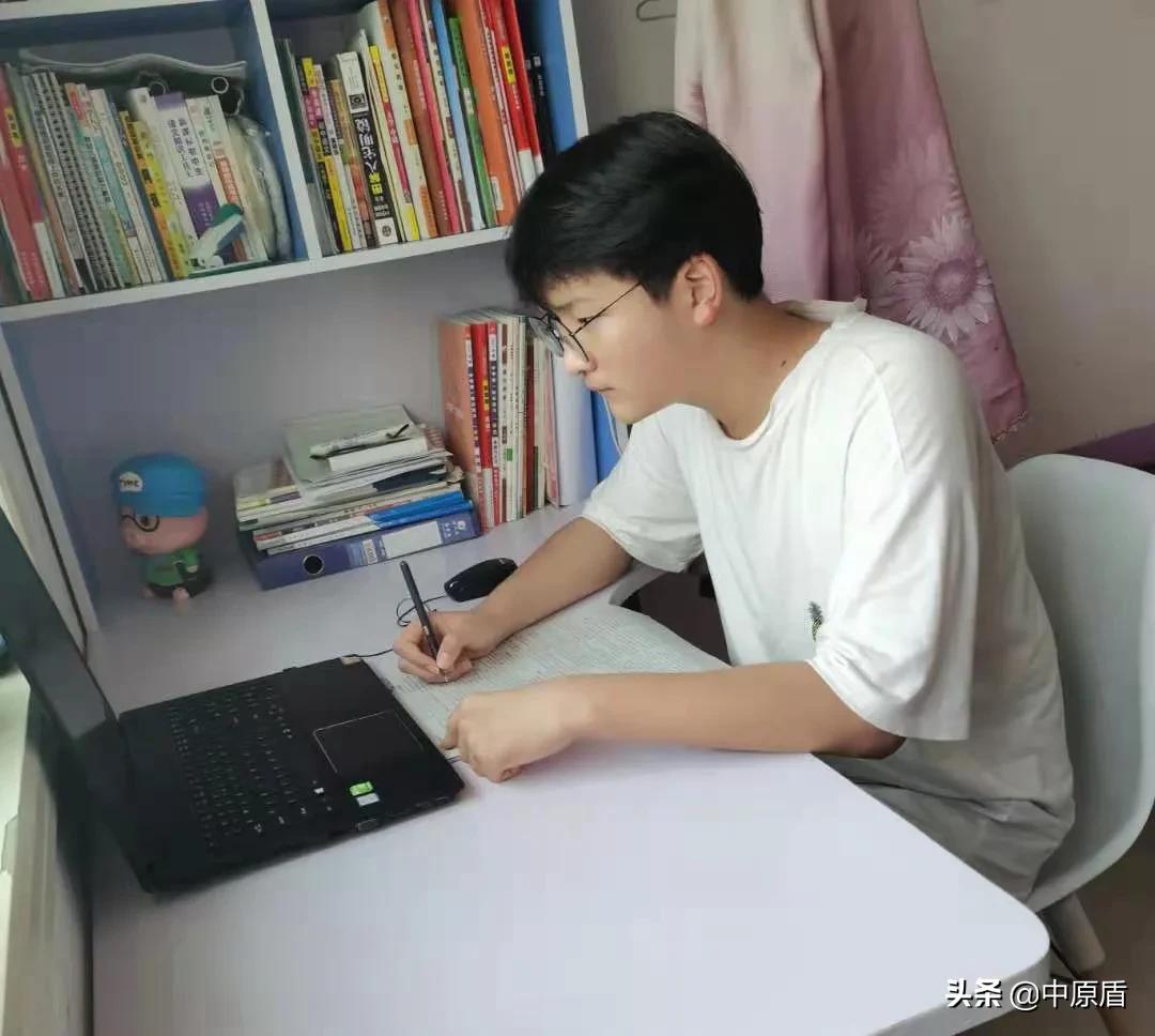 中学生自己要求看心理医生,中学生说不想读书该怎么做