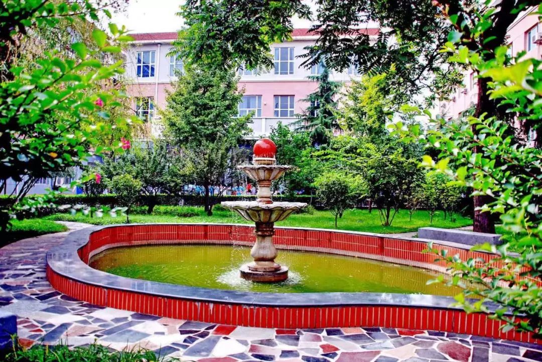 传承创新——北京市第十中学70年的成长蜕变