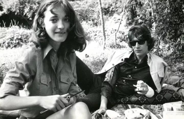 优雅与激情的化身，这个混迹巴黎40年的混血女人真致命