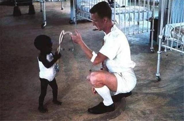 还记得世界最黑的小孩吗,全球最黑婴儿现在已经长大了