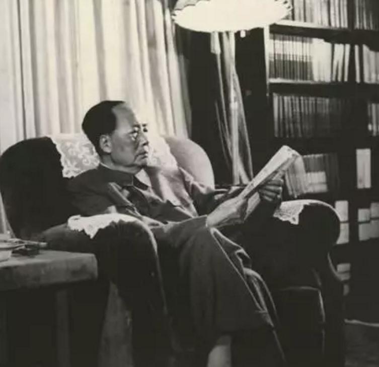 毛*东泽**向全世界展示：一个读书人最高的境界和成就