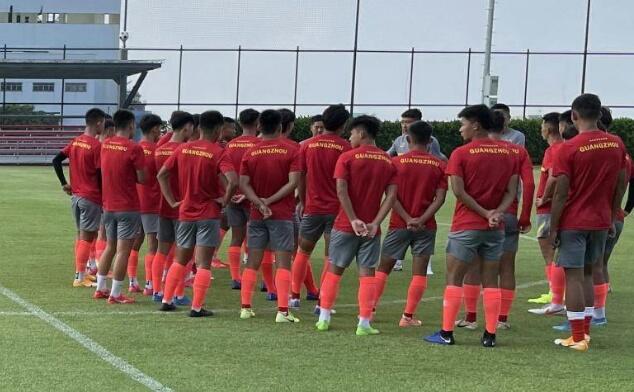 悲催!这赛季亚冠联赛,中超3队成大礼包,海港连回程机票也订了