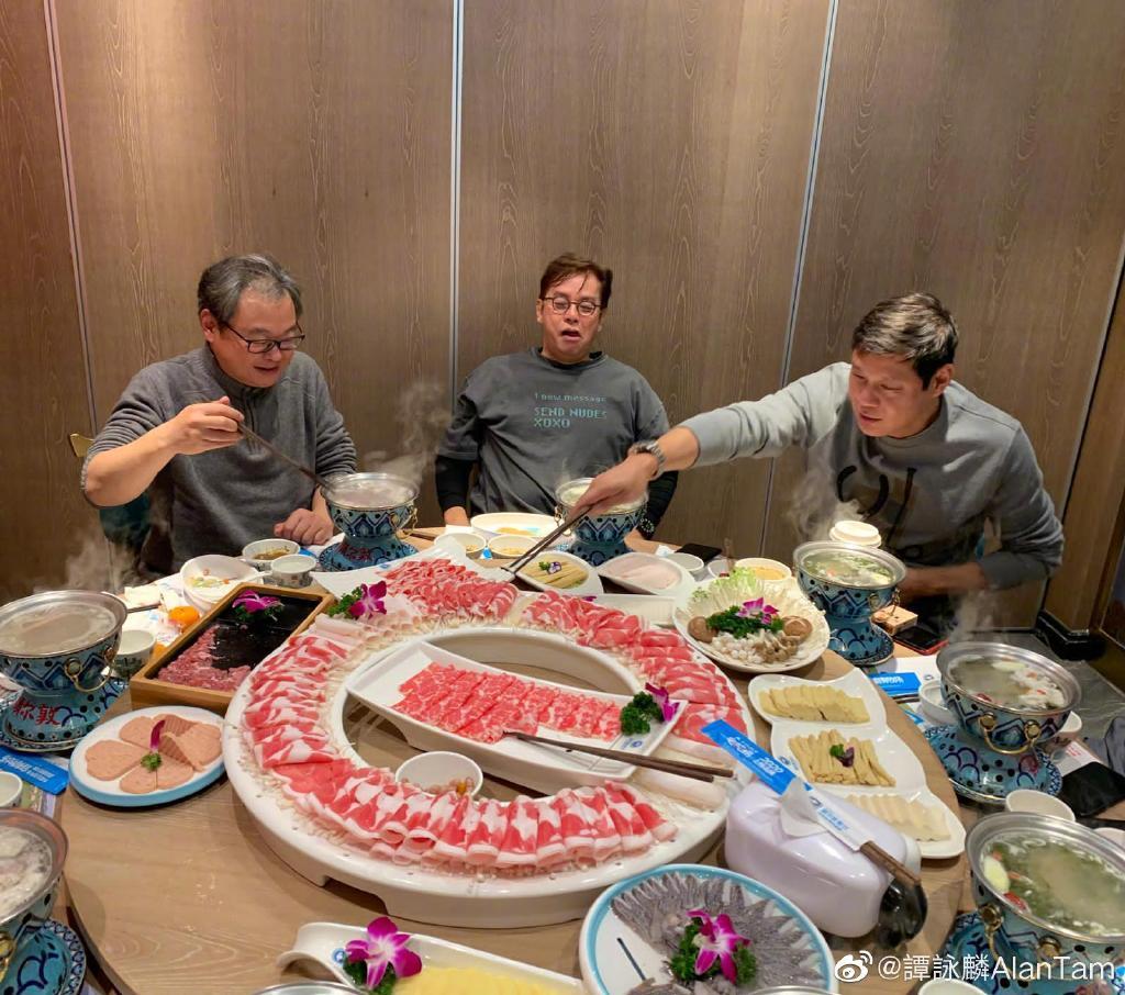 范志毅谭咏麟聚餐互动,范志毅谭咏麟饭局
