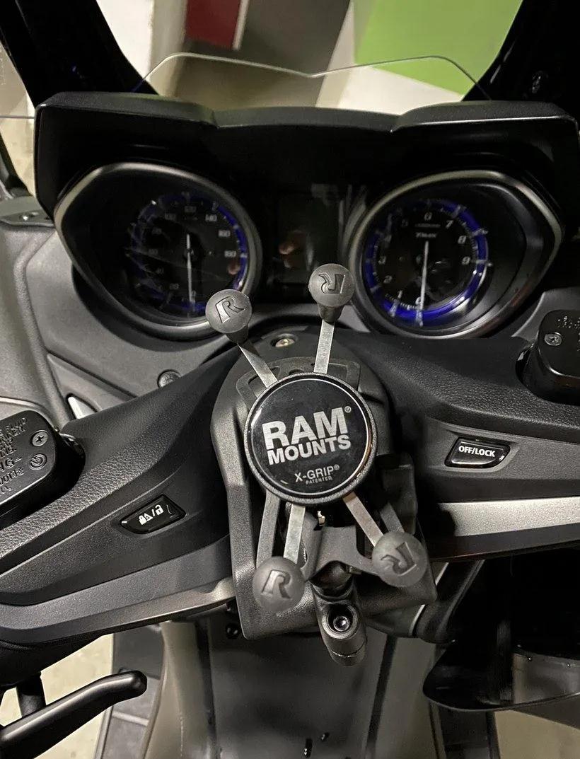 雅马哈tmax560加92还是95汽油,雅马哈tmax560最帅改装