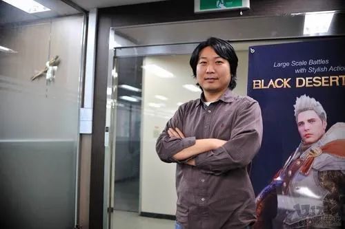 腾讯代理了一款3D版“传奇”，里面全是油腻师姐