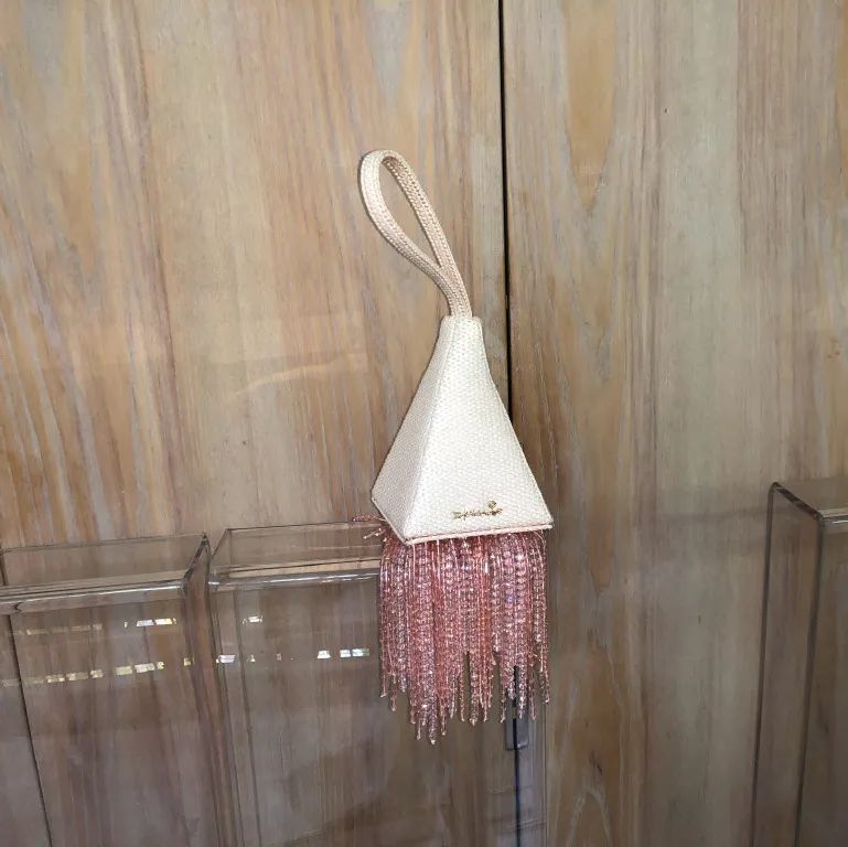 KrisXu：一个被UFO带来的国内设计师品牌包