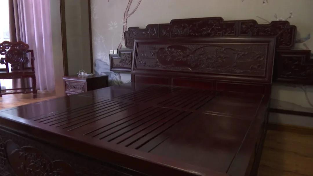 红木家具长虫有什么好办法,红木家具发现问题可以退货吗