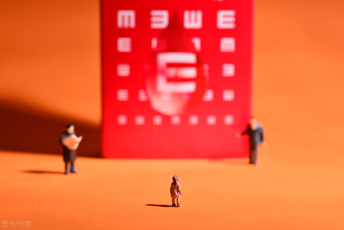 蔚蓝的天空像大海一样,蓝蓝的天空看不见了