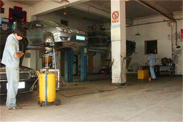 新车过了首保机油去哪换,新车首保后去哪里保养