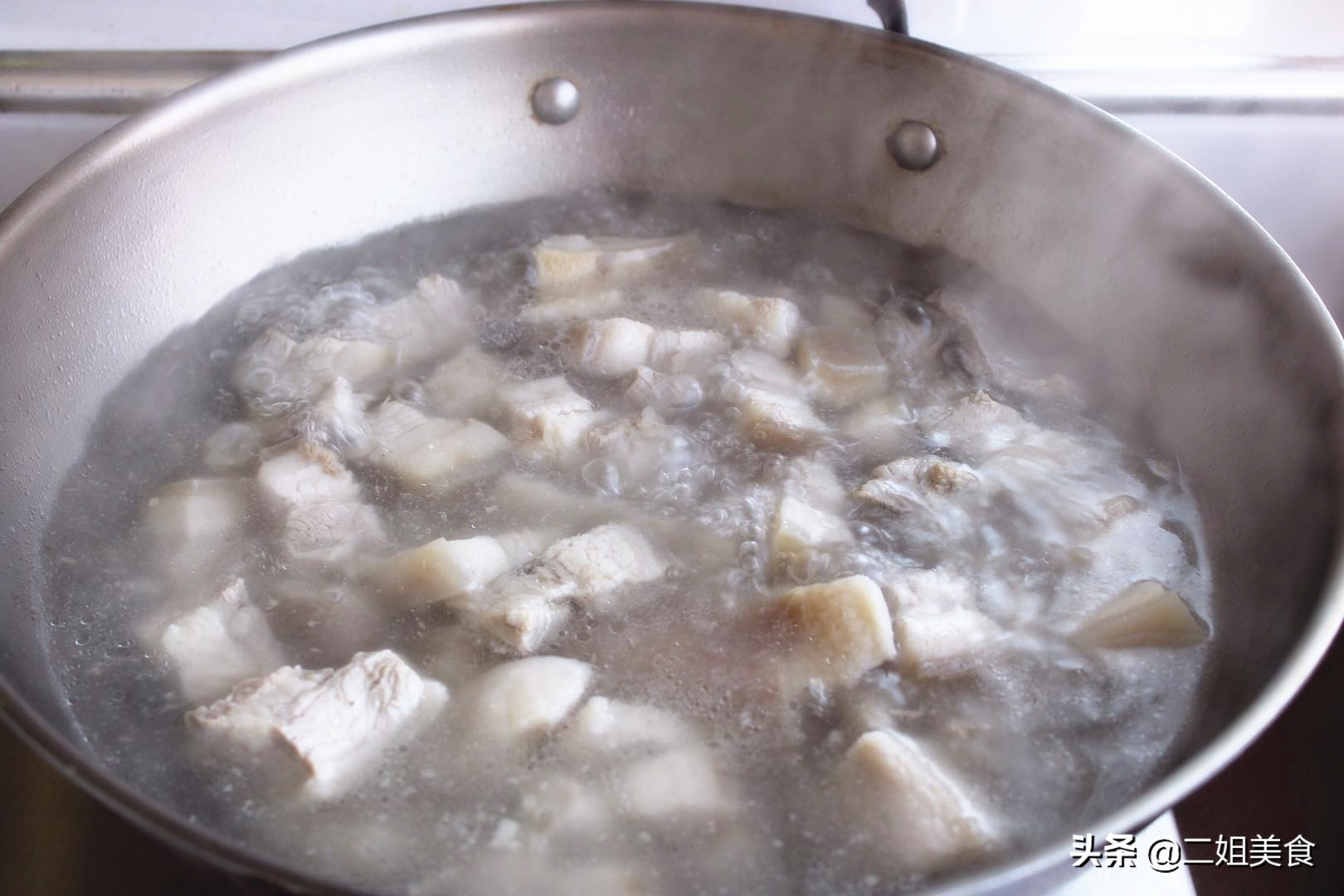 炖肉出的沫子是什么,炖肉炖出来的沫子是好的还是坏的