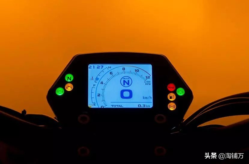 贝纳利502c新款对比阿普利亚300,贝纳利黄龙600和贝纳利502c对比