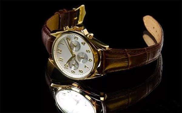 机械表vs石英表你会怎么选,石英表和机械表对比哪个价格更高