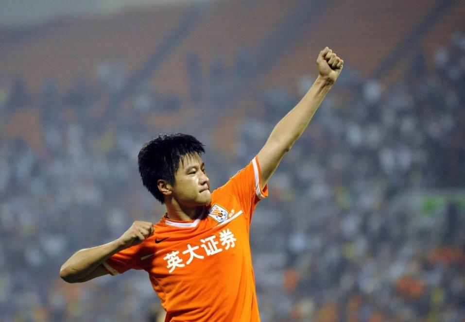 43岁前国脚,中国两次结婚的著名足球员