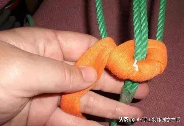 布条线桃花拖鞋编织教程,旧布条编拖鞋方法