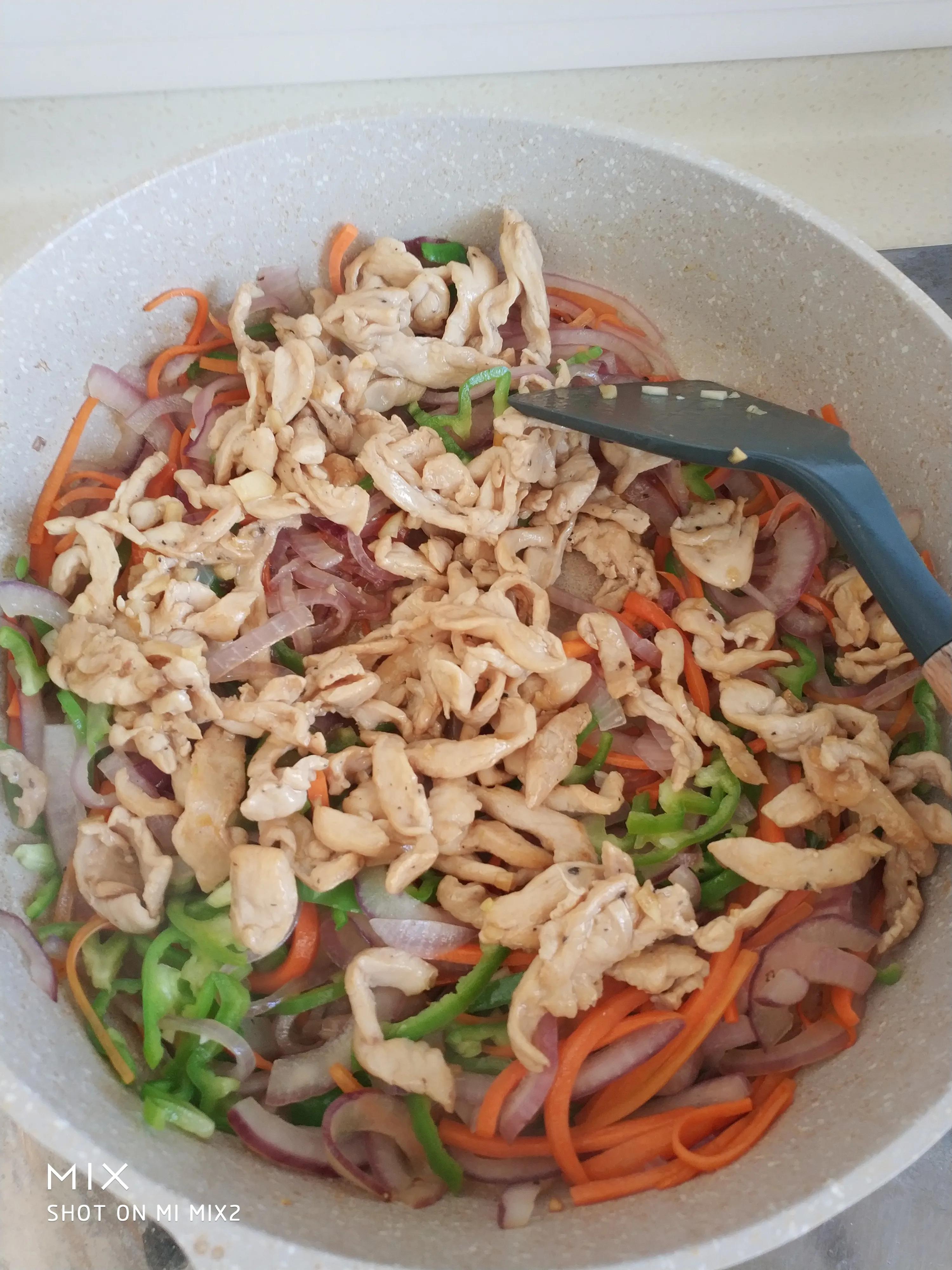 洋葱炒熟之后是什么味道,洋葱直接生吃什么味道