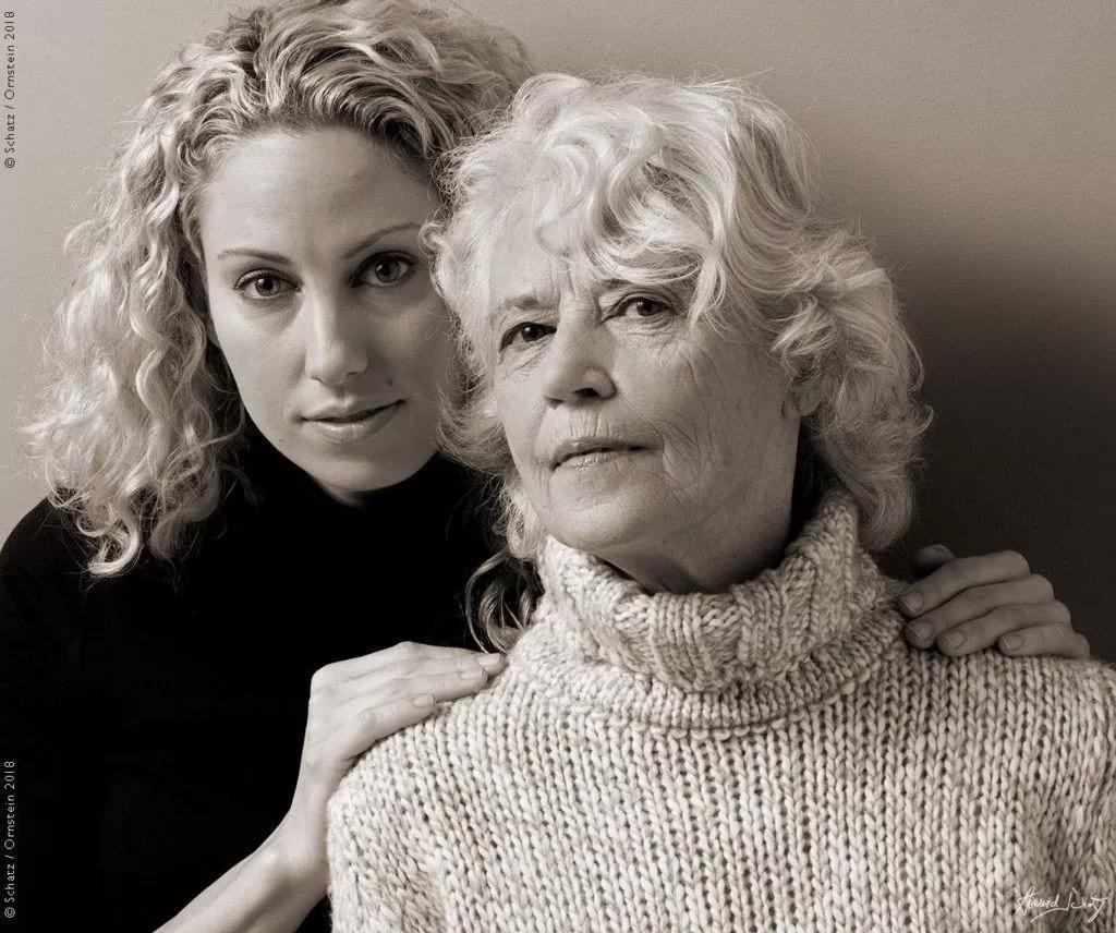 模特们啊~~妈妈的基因太强大，据说“女儿会偷走麻麻的美丽？