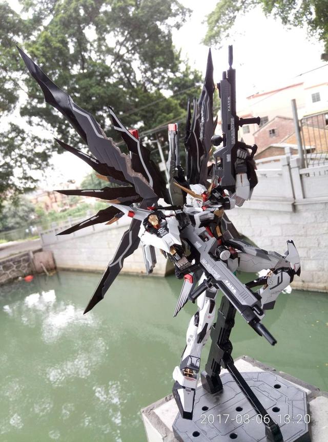 龙桃子mg命运高达模型,白色恶魔ds对战独角兽高达