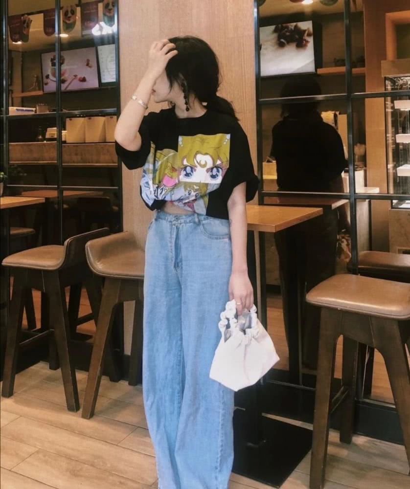 微胖女生大t恤怎么穿不显胖,肥版t恤怎么穿显瘦