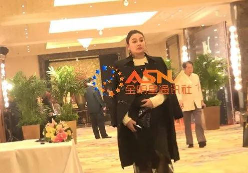 曹云金与富婆女友疑分手?前妻孕期出轨,相声馆倒闭事业爱情全完?