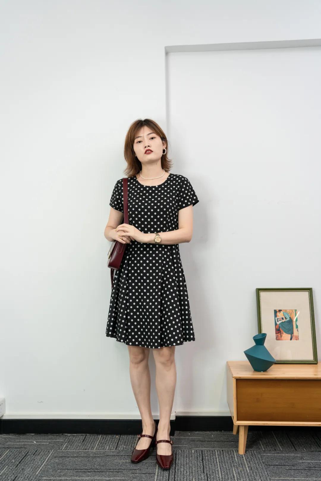 看起来丑爆款衣服,最简单的衣服搭配出时髦的效果