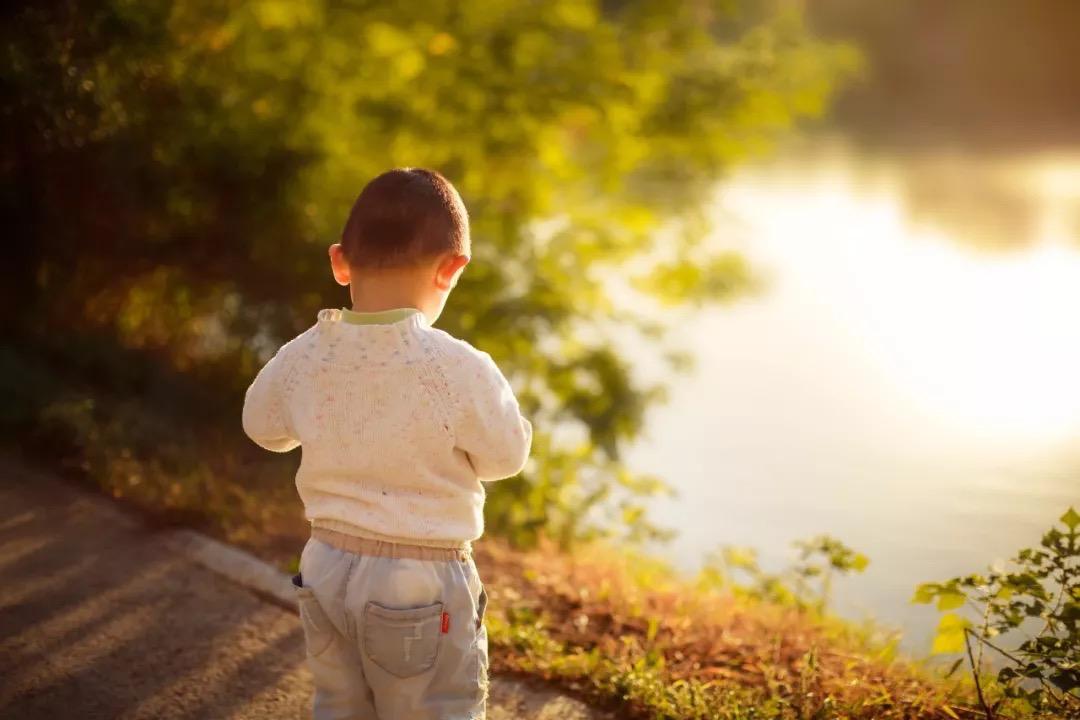 不被家长信任的孩子很难信任父母,不被父母信任心里有多苦