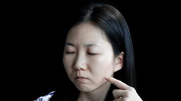 哪款面霜搭配有抗老提亮功效,可以提亮肤色紧致皮肤的面霜