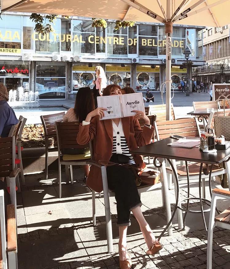 韩系欧尼风衣外套,韩国欧尼黑色大衣搭配