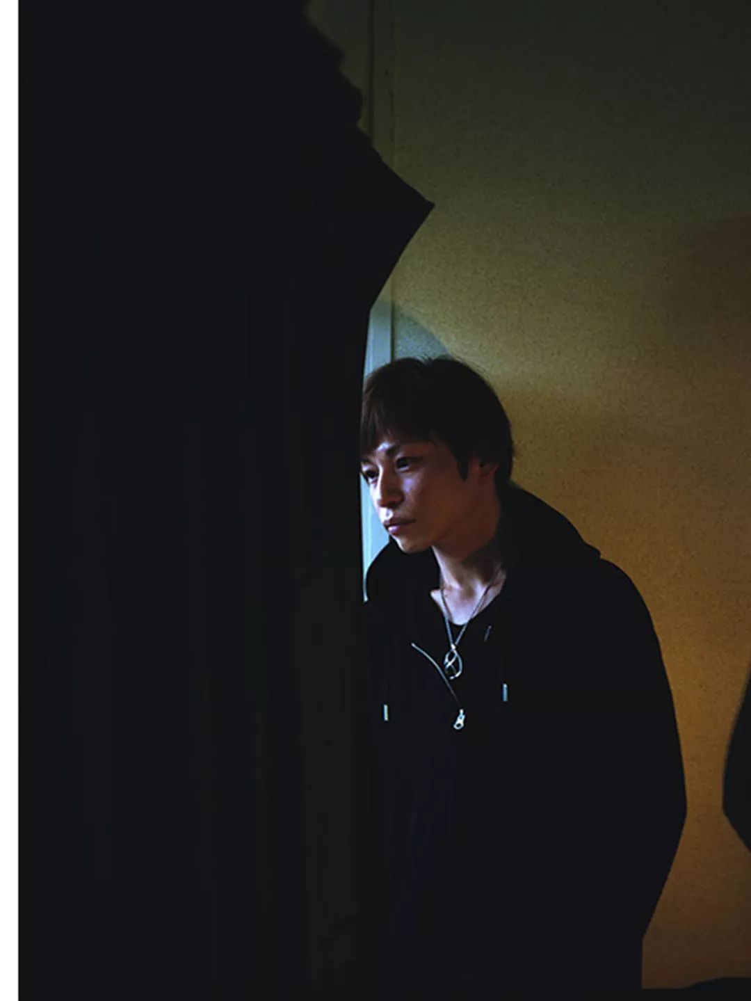 日本每年3万人自杀,韩星自杀成风…他探访3大自杀圣地,让人心惊