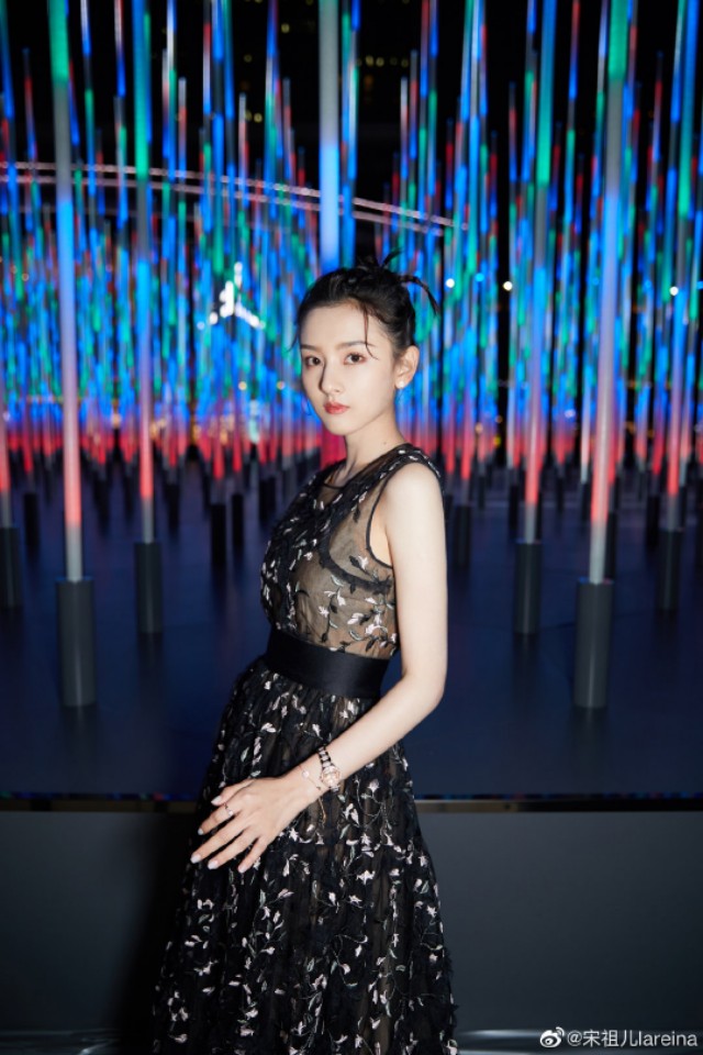 宋祖儿gucci大秀内场,宋祖儿欧洲宫廷造型