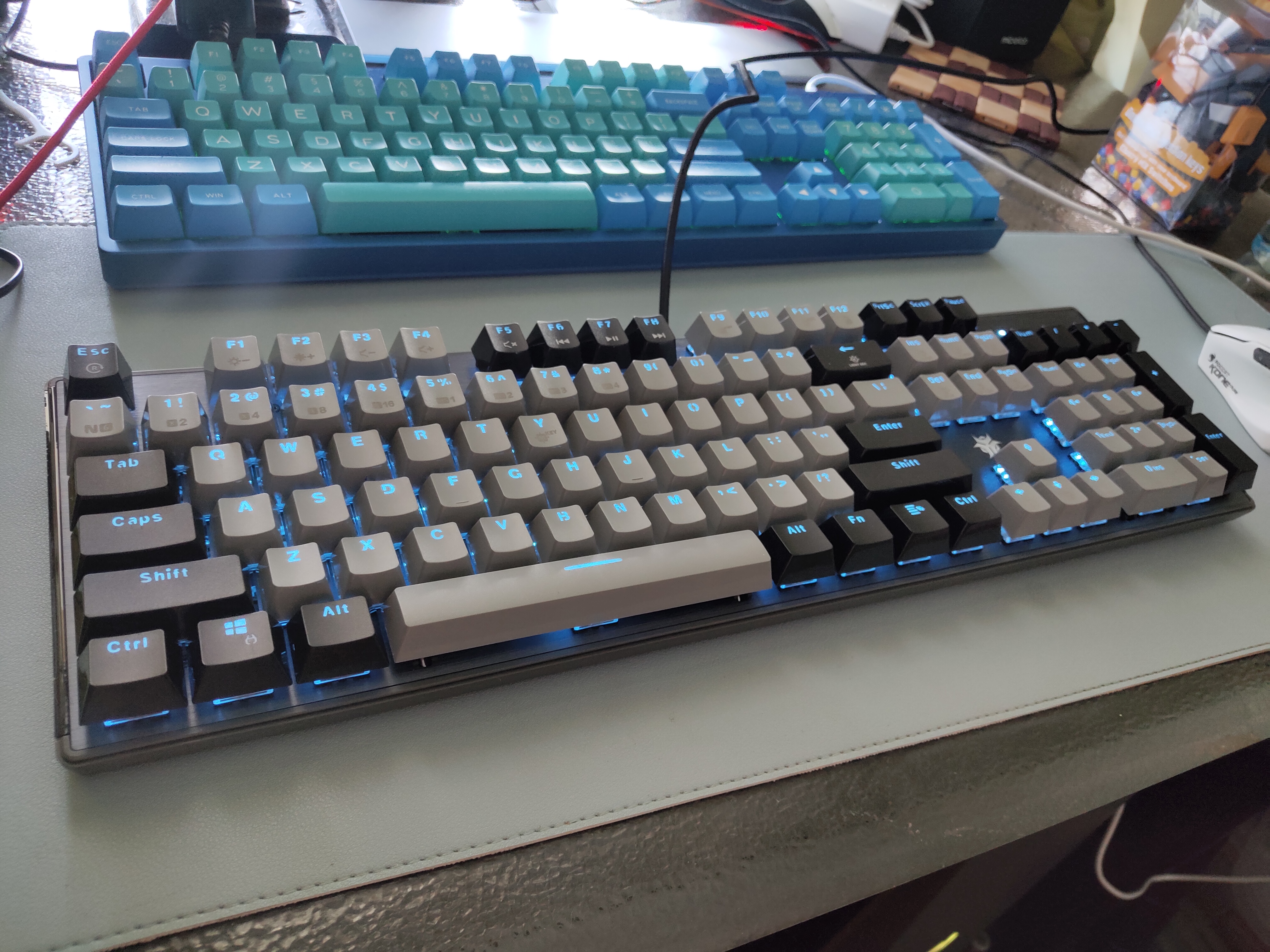 公认手感最好的机械键盘轴是什么,机械键盘樱桃轴与普通轴的区别