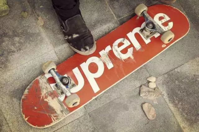 supreme初代tnf,宇宙supreme