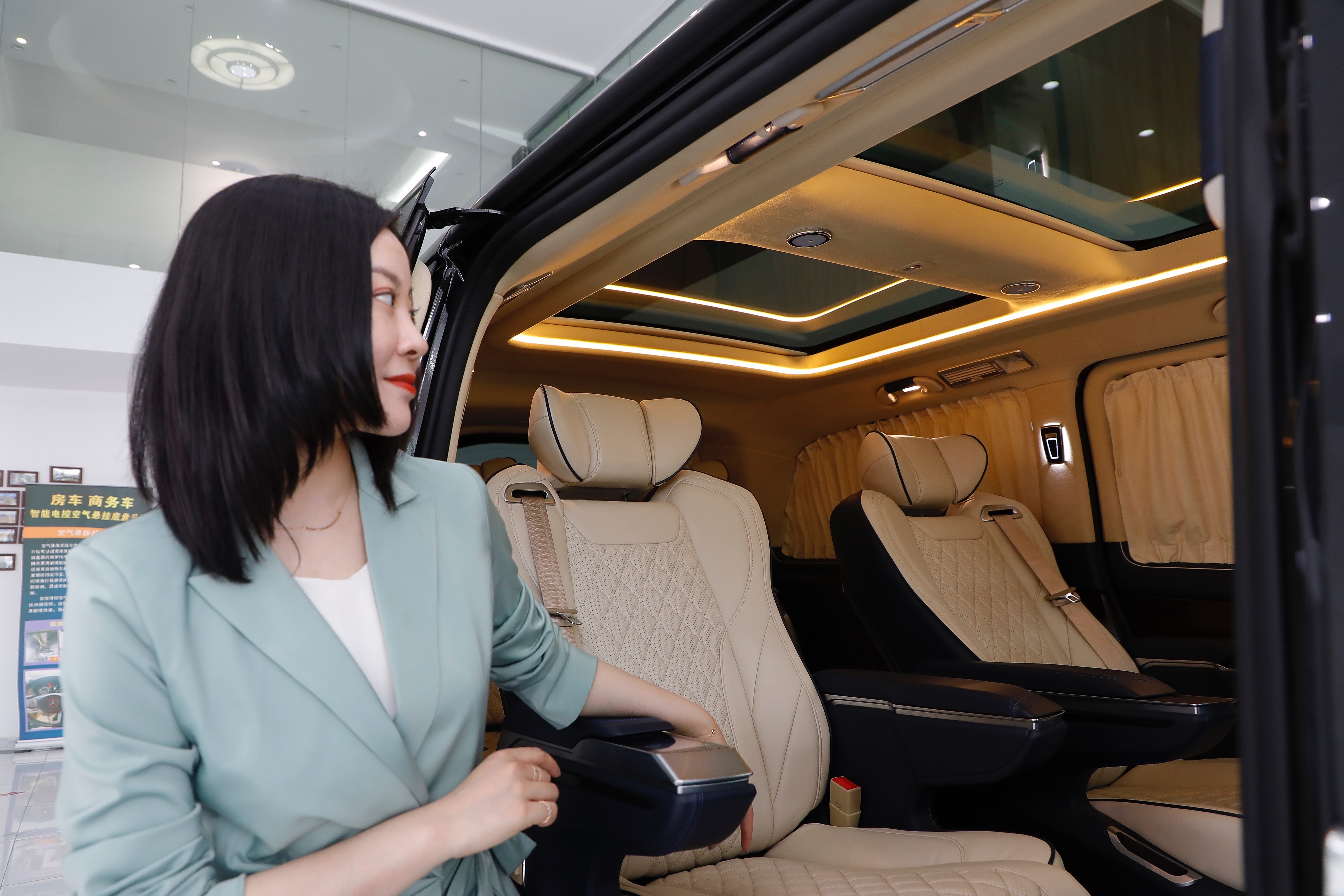 新款奔驰mpv深度评测,豪华之选这几款mpv才够牌面