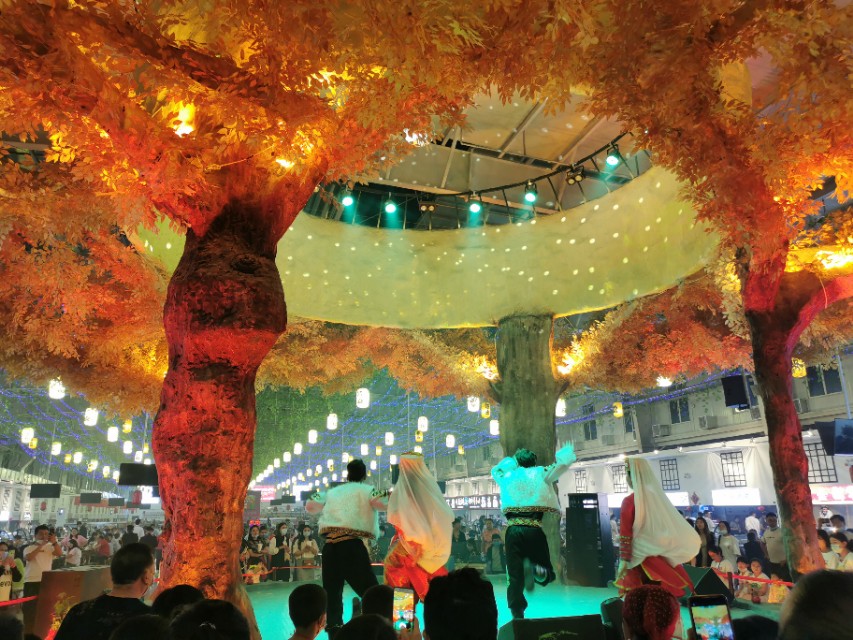 阿克苏最火的夜市,最新阿克苏巴扎夜市