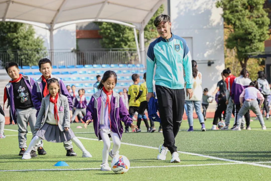 共建活动|支云狼兵走进南通紫琅一小，共度冲甲三周年纪念日