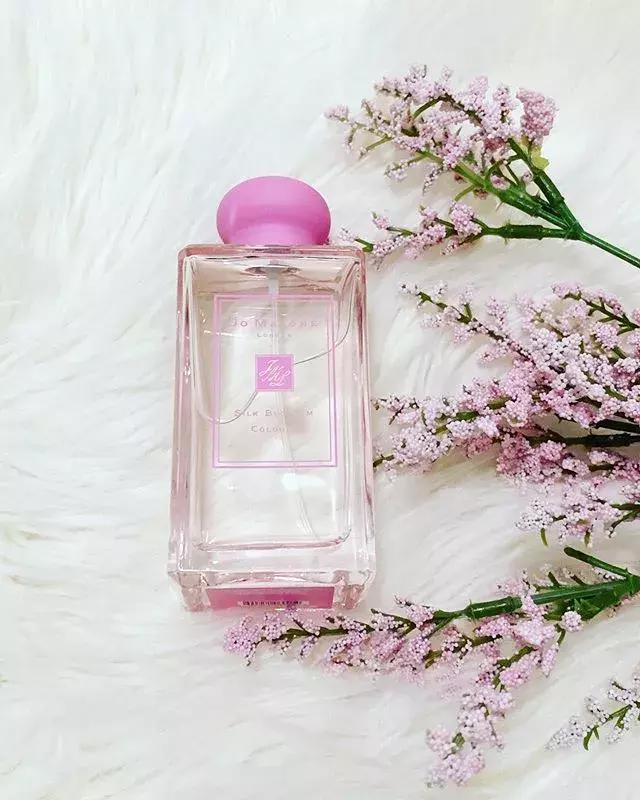 香奈儿蔚蓝香水淡香好还是浓香好,什么香水好闻又持久女人淡香型