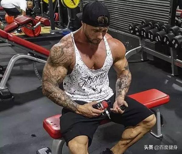 健身训练瓶颈期怎么突破肌肉,普通人健身几年能练出强壮肌肉