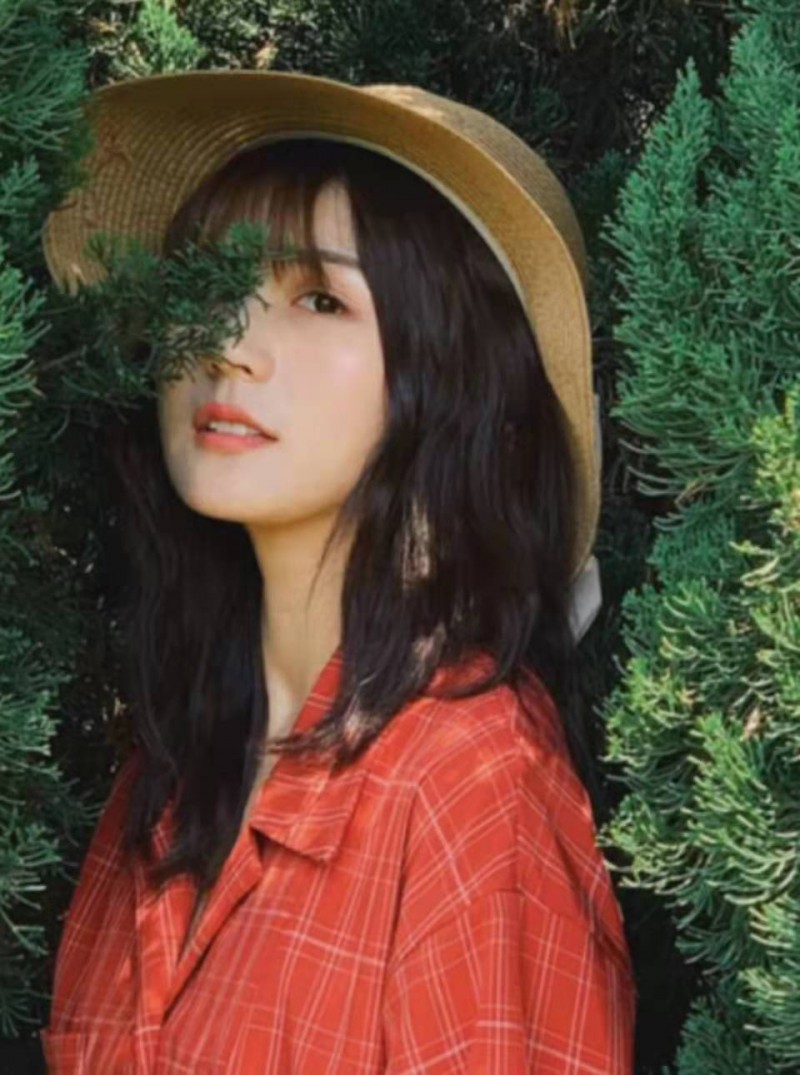 刘海总是贴着头皮怎么才能蓬松,头发前额刘海贴头皮怎么解决