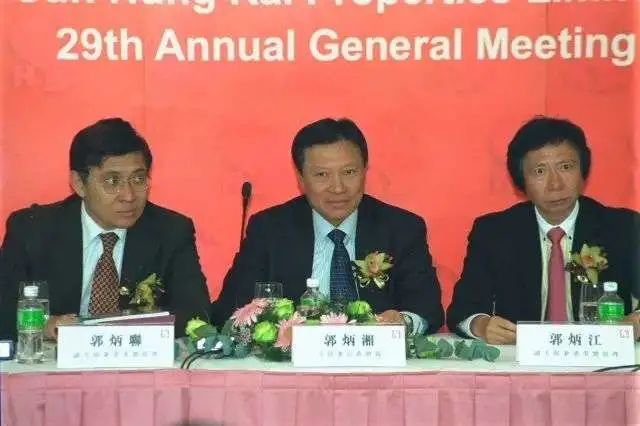 香港“四大家族”：“废太子”的连环闹剧