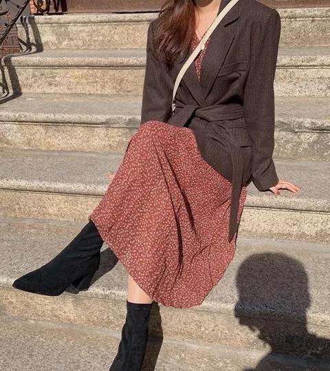 韩系欧尼风衣外套,韩国欧尼黑色大衣搭配