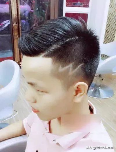 有层次感的刘海中分发型,偏分刘海的发型是什么样的