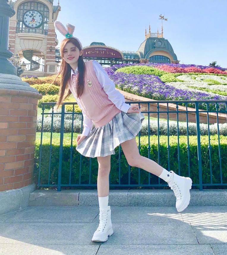 稍微高一点筒的马丁靴穿搭,drmartens马丁靴怎么搭配