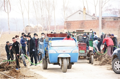 扶贫路上致敬一线驻村干部,致敬一线扶贫干部