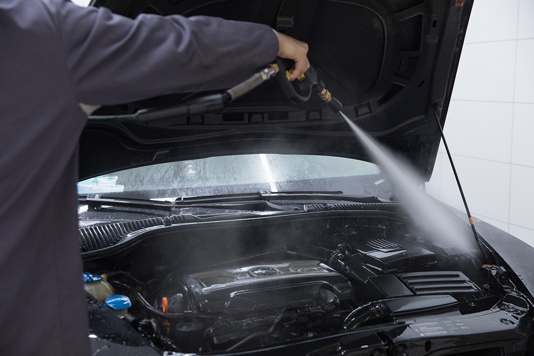 蒸汽洗车原来是这样的,神奇蒸汽清洗不仅仅是洗车