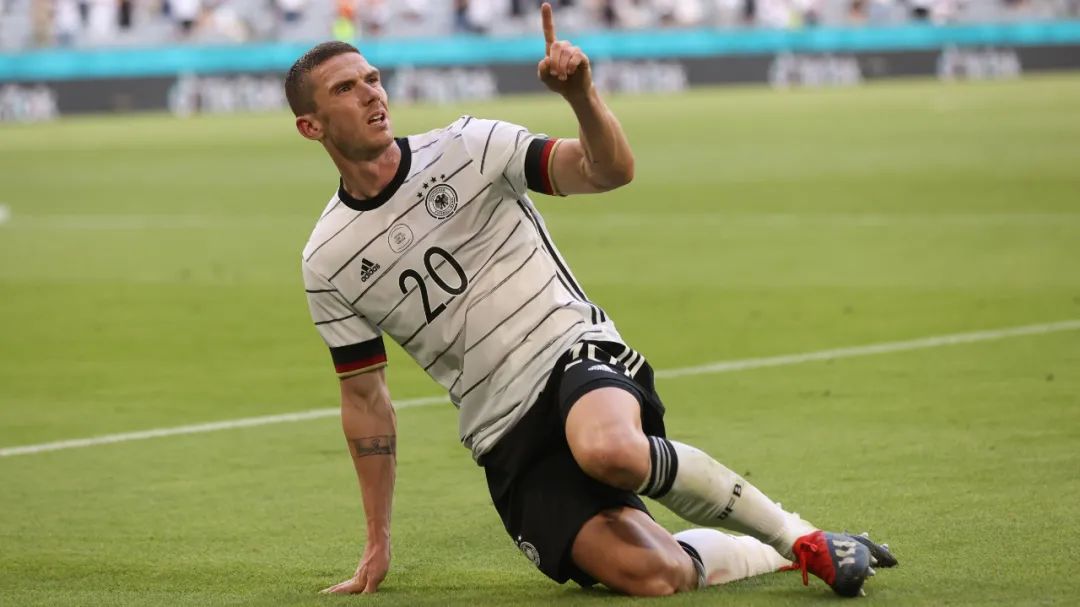 被c罗拒绝换球衣的德国人,和c罗交换球衣被拒绝的球员