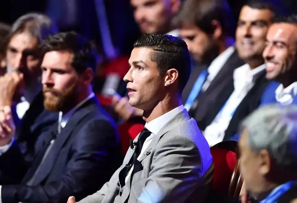 绝代双骄足球,足坛绝代双骄